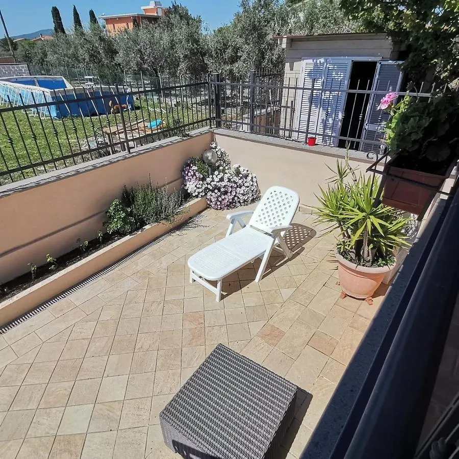 Apartment Porzione Villetta In Residence Pescia Romana