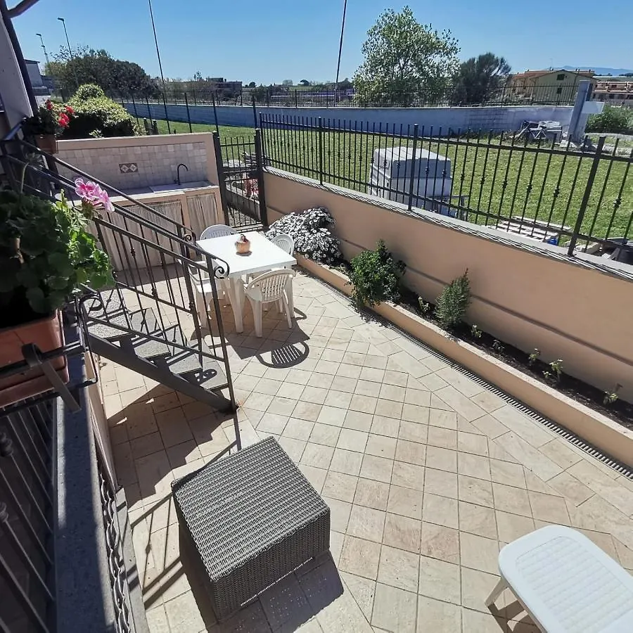 Porzione Villetta In Residence Pescia Romana Apartment