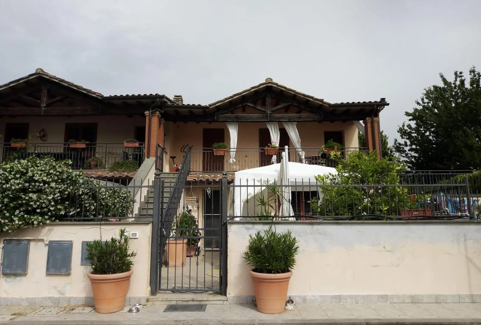 Apartment Porzione Villetta In Residence Pescia Romana